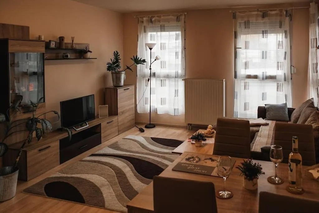 Orczy Forum Apartment With Free Parking Budapest Hungría